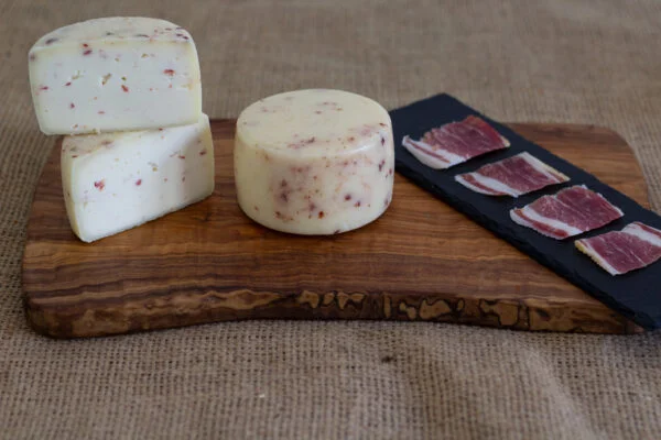 Queso semi-curado al jamón